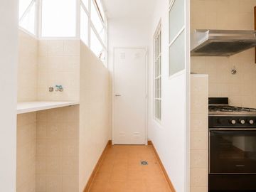 VENTA SEMIPISO DE 4 AMB EN BOEDO APTO CREDITO