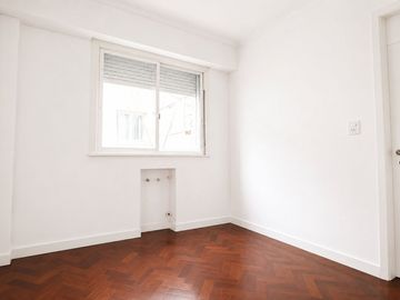 VENTA SEMIPISO DE 4 AMB EN BOEDO APTO CREDITO