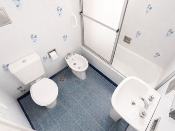 VENTA SEMIPISO DE 4 AMB EN BOEDO APTO CREDITO