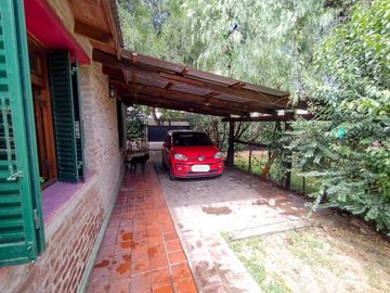 CASA 3 AMBIENTES EN VENTA UDAONDO JARDIN PILETA