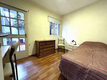 VENTA CASA EN VILLA SARMIENTO CON COCHERAS GALPON