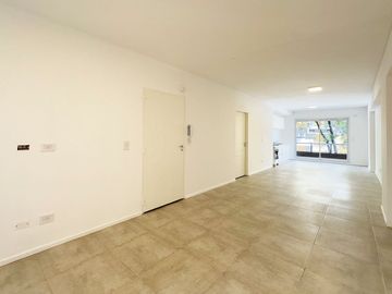 VENTA MONOAMBIENTE CON DOBLE BALCÓN,ZONA BARRACAS