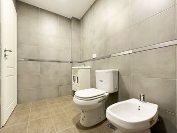 VENTA MONOAMBIENTE CON DOBLE BALCÓN,ZONA BARRACAS