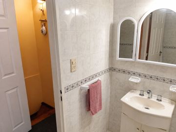 VENTA PH/TRIPLEX 5 AMB., COCH. Y PATIO - MATADEROS