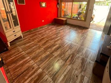 VENTA PH CASTELAR CON COCHERA Y PATIO