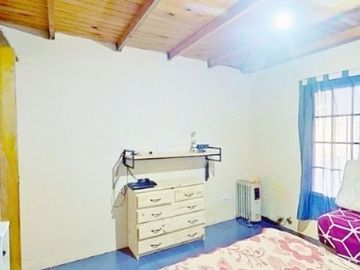 VENTA CASA LOTE PROPIO 3 AMBIENTES COCHERA, JARDIN