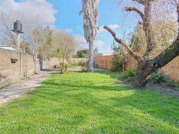 VENTA CASA LOTE PROPIO 3 AMBIENTES COCHERA, JARDIN