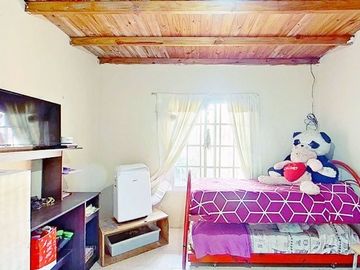 VENTA CASA LOTE PROPIO 3 AMBIENTES COCHERA, JARDIN