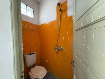 VENDE CASA + DPTO EN BARRIO YAPEYU