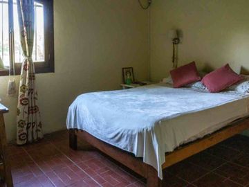 CASA VENTA 1.6 HECTÁREAS CON INVERNACULO ABASTO