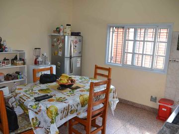 VENTA casa A/ CRÉDITO 2 dorm,garage,quincho,parque
