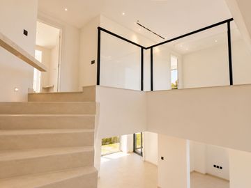 IMPONENTE RESIDENCIA CONTEMPORANEA EN HUDSON