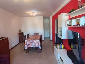departamento 2 ambientes con balcón  patio caseros