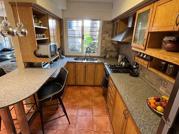 CASA EN ITUZAINGO CON PARQUE Y PILETA PERMUTA