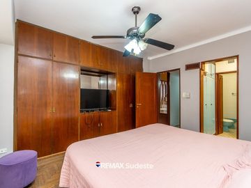 VENTA CASA TRADICIONAL EN EL CENTRO AMPLIO LOTE
