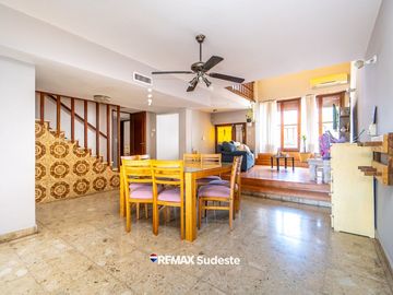 VENTA CASA TRADICIONAL EN EL CENTRO AMPLIO LOTE