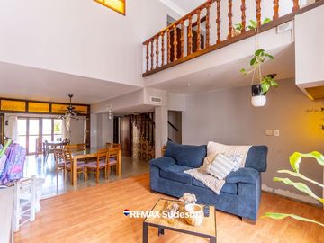 VENTA CASA TRADICIONAL EN EL CENTRO AMPLIO LOTE