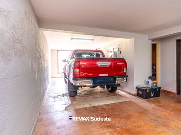 VENTA CASA TRADICIONAL EN EL CENTRO AMPLIO LOTE