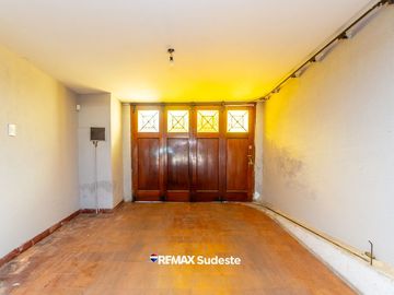 VENTA CASA TRADICIONAL EN EL CENTRO AMPLIO LOTE