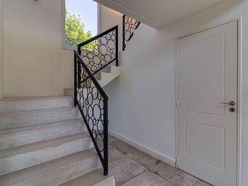 Venta casa 5 Amb en Barrio Terravista acep permuta