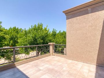 Venta casa 5 Amb en Barrio Terravista acep permuta
