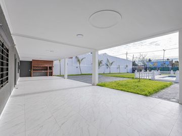 VENTA CASA /SALON 4 AMB  SAN MIGUEL CON PILETA
