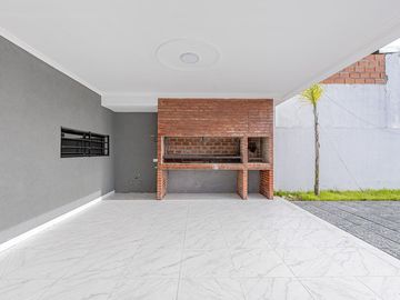 VENTA CASA /SALON 4 AMB  SAN MIGUEL CON PILETA