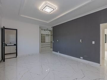 VENTA CASA /SALON 4 AMB  SAN MIGUEL CON PILETA