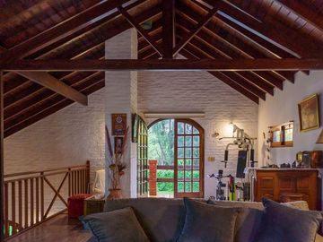 VENTA CASA PARQUE LELOIR-FRENTE CASCO-APTO CREDITO