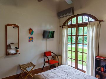 VENTA CASA PARQUE LELOIR-FRENTE CASCO-APTO CREDITO