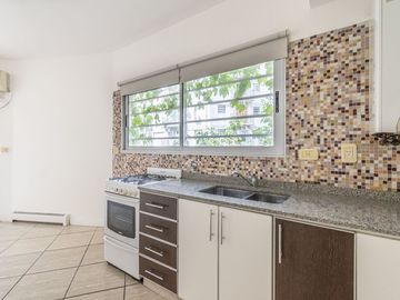 ALQUILER  COMERCIAL 2 ambientes terraza , cochera