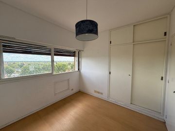 VENTA 4amb. + dep. Vista cochera baulera y Pileta