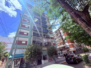 VENTA 4amb. + dep. Vista cochera baulera y Pileta