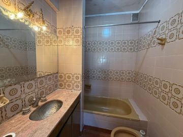 VENTA 4amb. + dep. Vista cochera baulera y Pileta