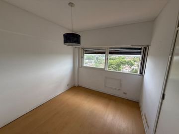 VENTA 4amb. + dep. Vista cochera baulera y Pileta