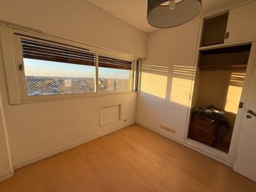 VENTA 4amb. + dep. Vista cochera baulera y Pileta