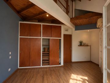 CASA TRIPLEX BOEDO JARDIN/ QUINCHO/ 3 DORMITORIOS
