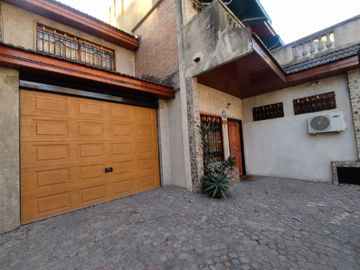 CASA 5 AMB VENTA LOCAL COCHERA HAB. DE SERVICIO