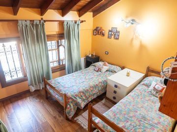 CASA 5 AMB VENTA LOCAL COCHERA HAB. DE SERVICIO