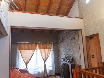 CASA 5 AMB VENTA LOCAL COCHERA HAB. DE SERVICIO