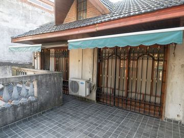 CASA 5 AMB VENTA LOCAL COCHERA HAB. DE SERVICIO