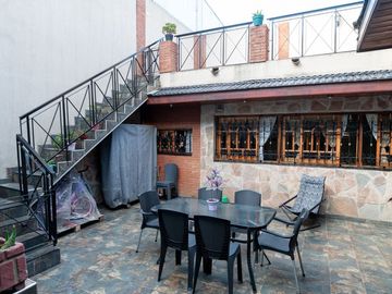 CASA 5 AMB VENTA LOCAL COCHERA HAB. DE SERVICIO