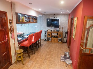 CASA 5 AMB VENTA LOCAL COCHERA HAB. DE SERVICIO