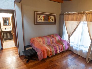 CASA 5 AMB VENTA LOCAL COCHERA HAB. DE SERVICIO
