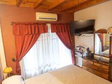 CASA 5 AMB VENTA LOCAL COCHERA HAB. DE SERVICIO