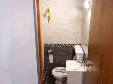 CASA 5 AMB VENTA LOCAL COCHERA HAB. DE SERVICIO