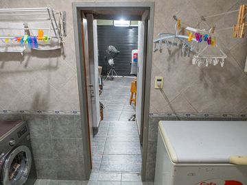 CASA 5 AMB VENTA LOCAL COCHERA HAB. DE SERVICIO