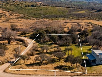 Venta lote premium 2.800m2 sobre río, Calamuchita
