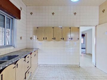 VENTA CASA 3 AMB FLORENCIO VARELA PARQUE Y COCHERA