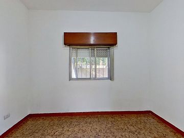 VENTA CASA 3 AMB FLORENCIO VARELA PARQUE Y COCHERA
